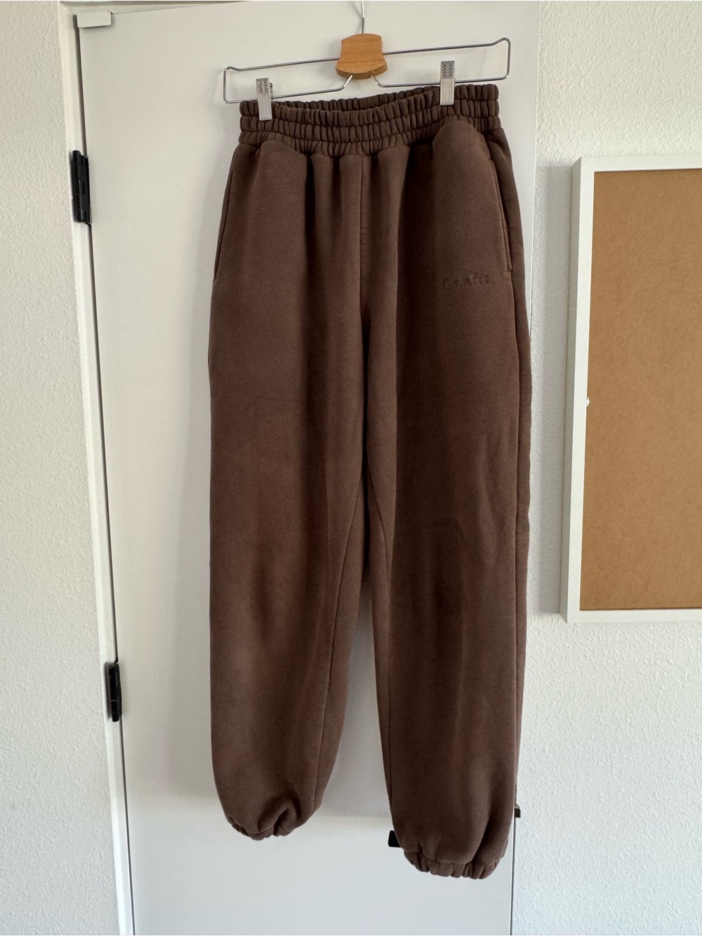 Comfrt sweats, brown - size M